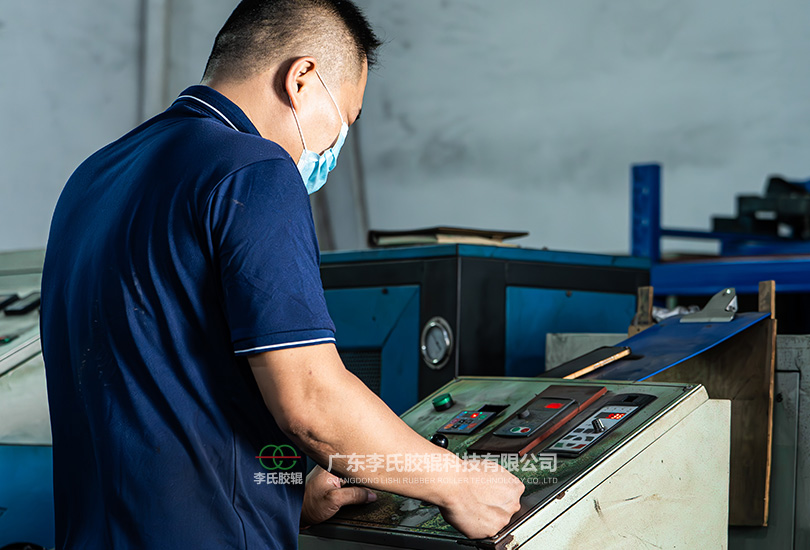 信得膠輥廠生產(chǎn)實(shí)景